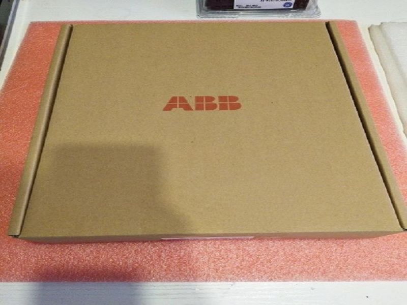 DSBC173A ABB S100 I/O Bus Extender Module PLC Spare Parts 3BSE005883R1